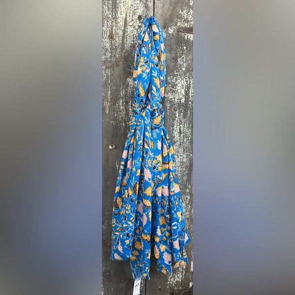 LOFT Accessories - NWT! 4 for $20 - Women’s Blue, Yellow & White Leaf Print Loft Fashion Scarf 💙